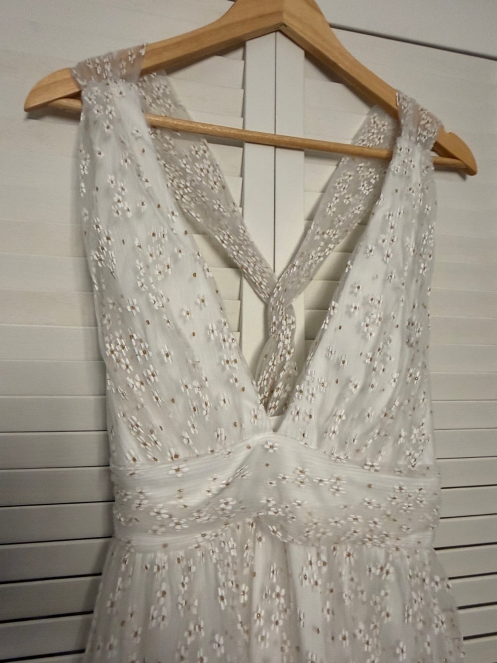 White V-Neck Sequin Embellished Women’s Dress - Picture 2 of 6